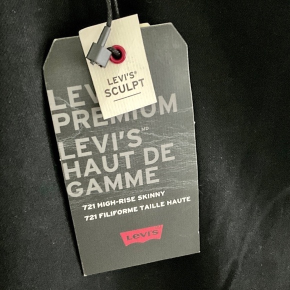 NWT Levi’s Denim Jeans Black Sculpt 721 High rise Skinny Goth Grunge Comfy 24W - Picture 7 of 15